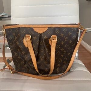 LOUIS VUITTON Paris handbag